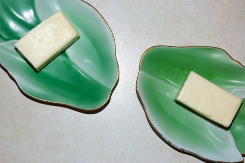 Butter Yellow (on Green Leaf Dish)
